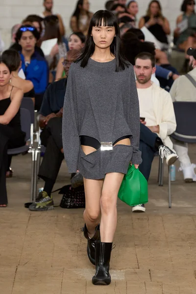 Look 28